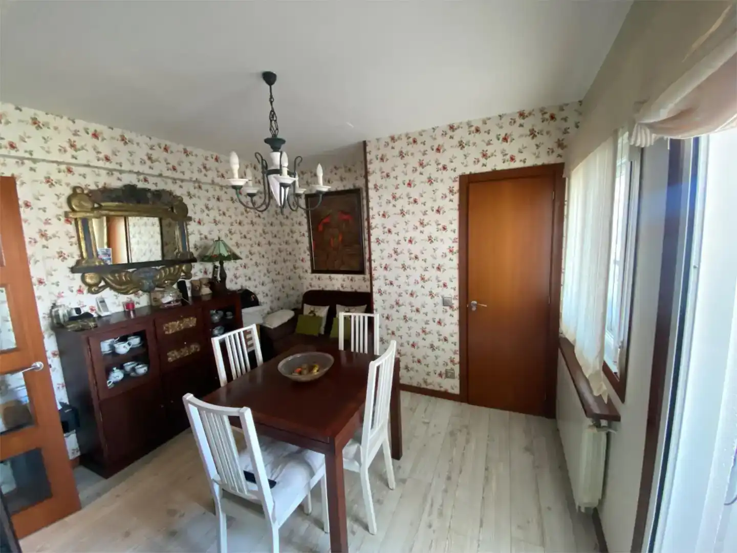 Comedor de Piso en venta en Vigo  con Parquet, Trastero y Balcón