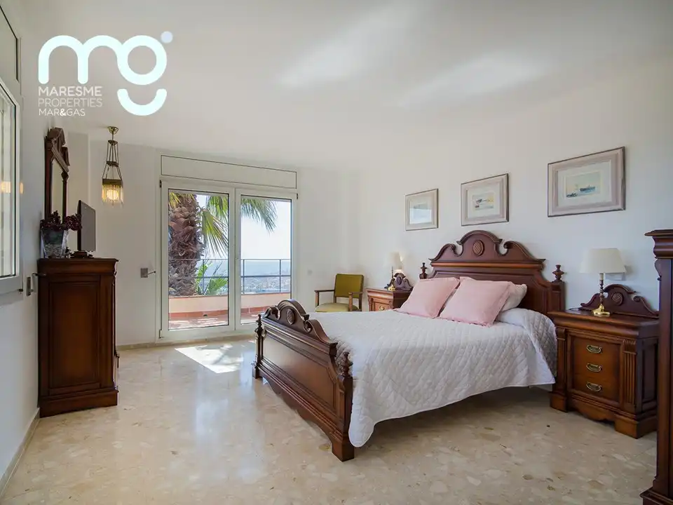 Habitación de Casa o chalet en venta en Tiana con Aire acondicionado, Calefacción y Jardín privado