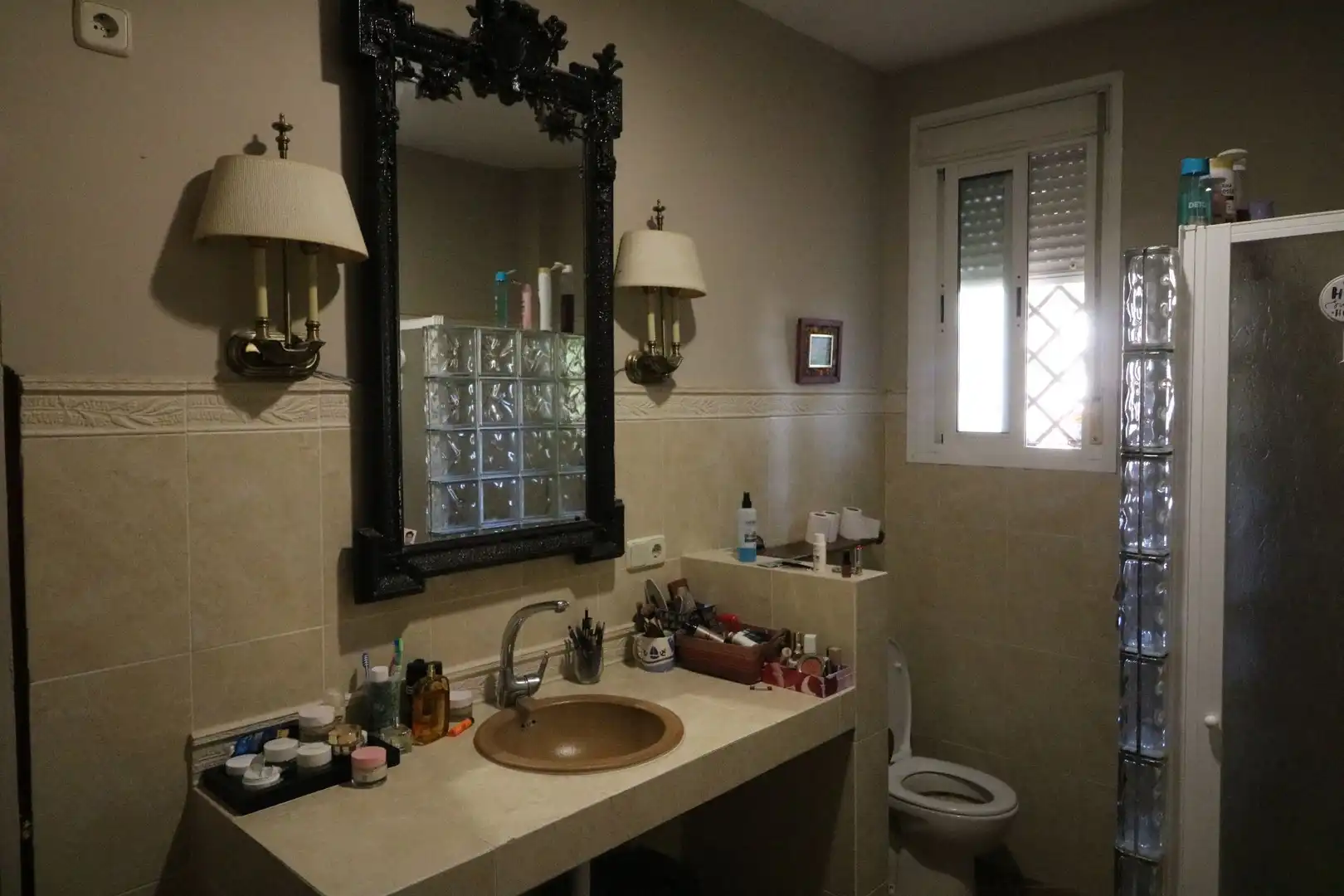 Baño de Casa o chalet en venta en Dos Hermanas con Aire acondicionado, Calefacción y Jardín privado