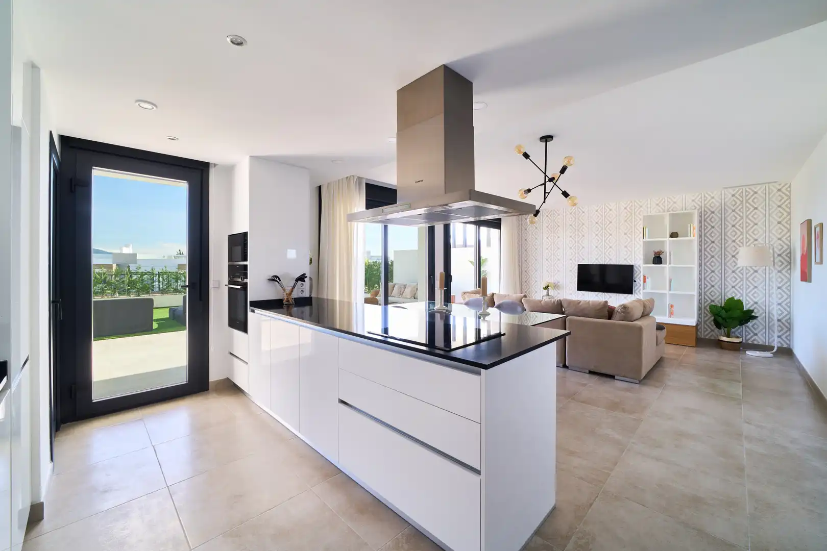 Cocina de Planta baja en venta en Estepona con Aire acondicionado, Jardín privado y Terraza