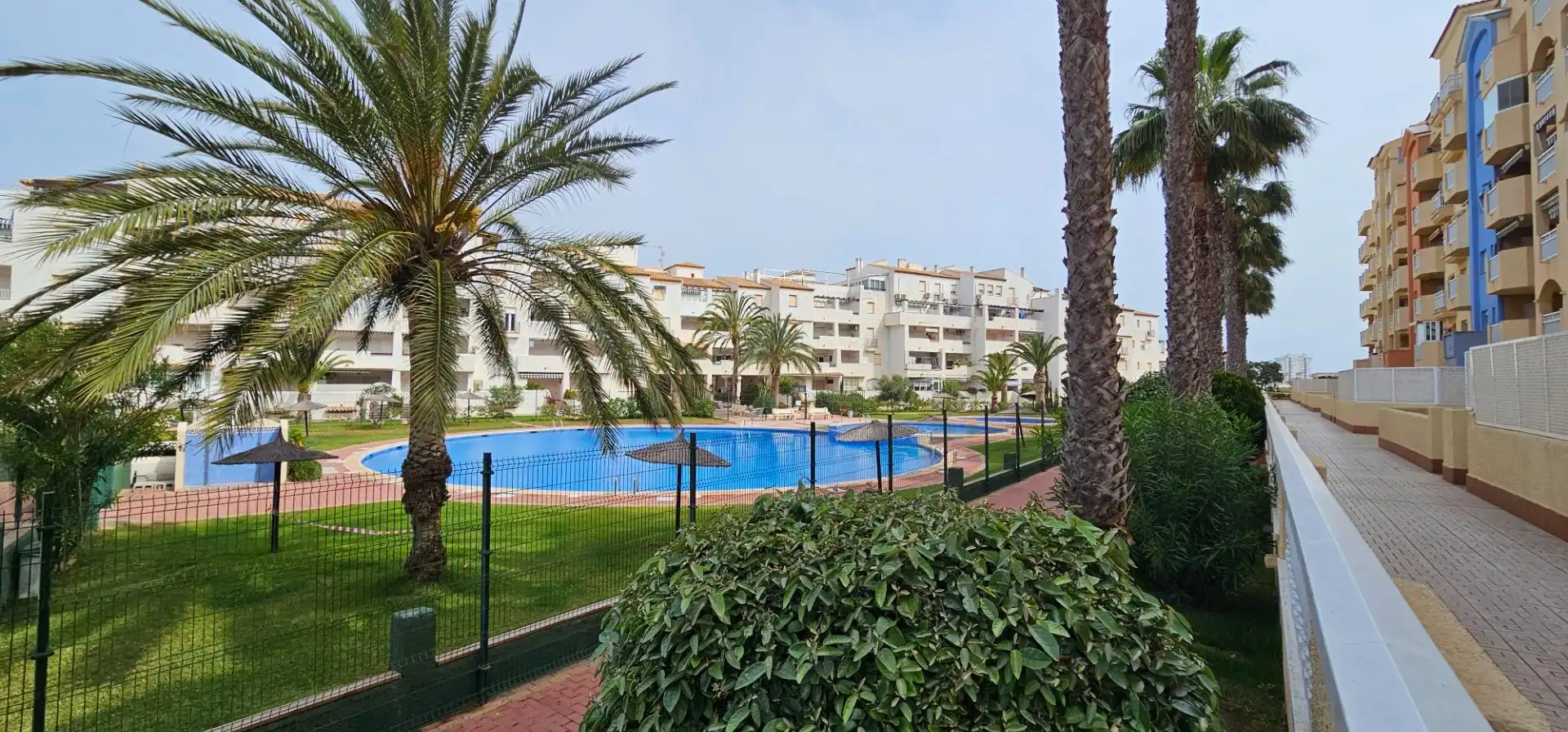 Vista exterior de Apartamento en venta en La Manga del Mar Menor con Calefacción, Jardín privado y Terraza