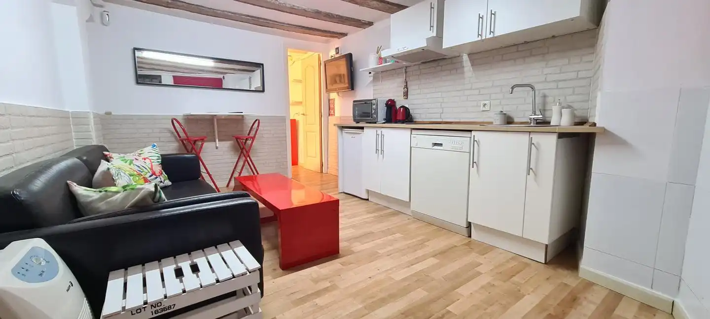 Ground floor for rent in calle dels Petons, Sant Pere, Sta. Caterina i la Ribera