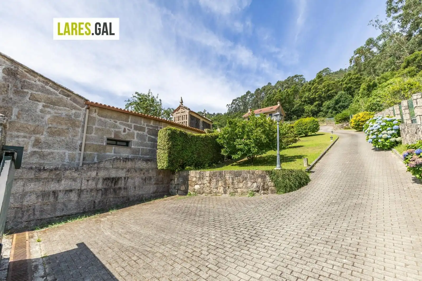 Außenansicht von Haus oder Chalet zum Verkauf in Cangas  mit Heizung, Terrasse und Möbliert