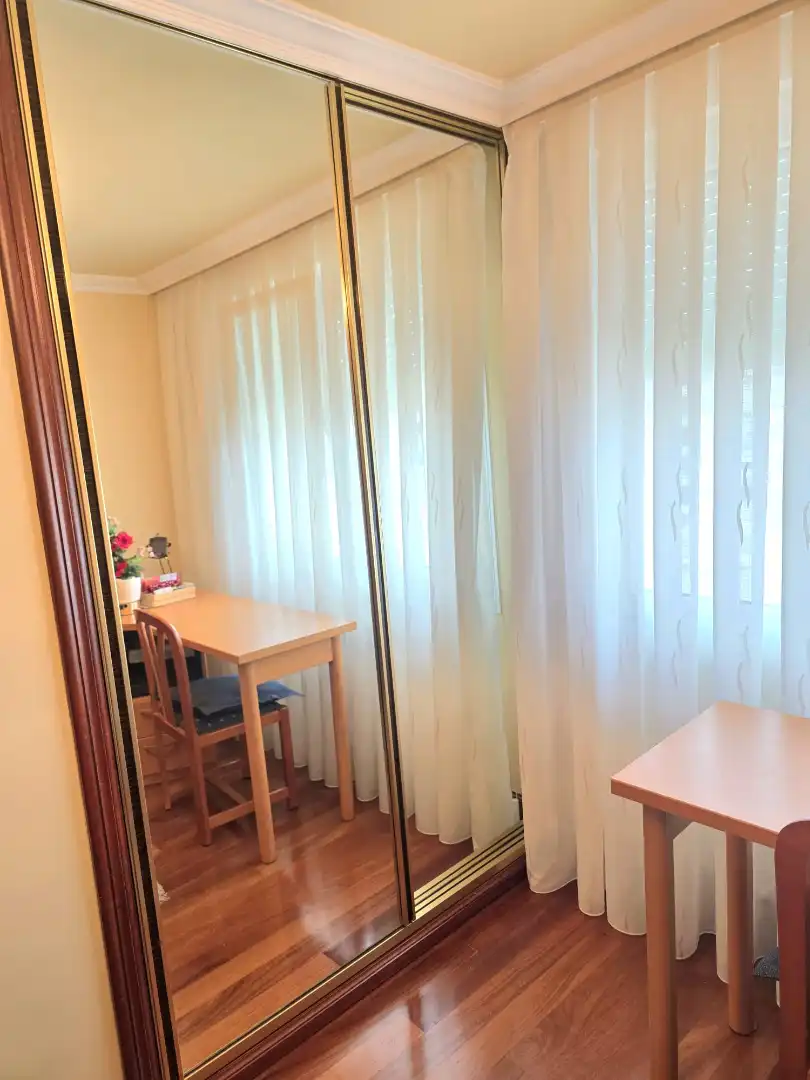 Habitación de Casa adosada en venta en Castro-Urdiales con Calefacción, Jardín privado y Terraza