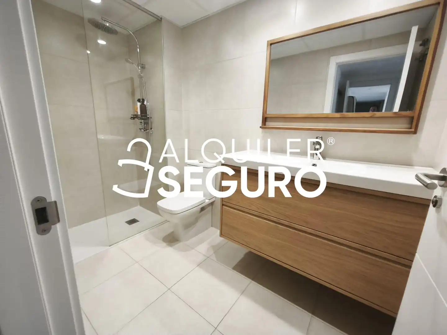 Bathroom of Flat for rent in Zaragoza  with Air Conditioner, Heating and Terrace
