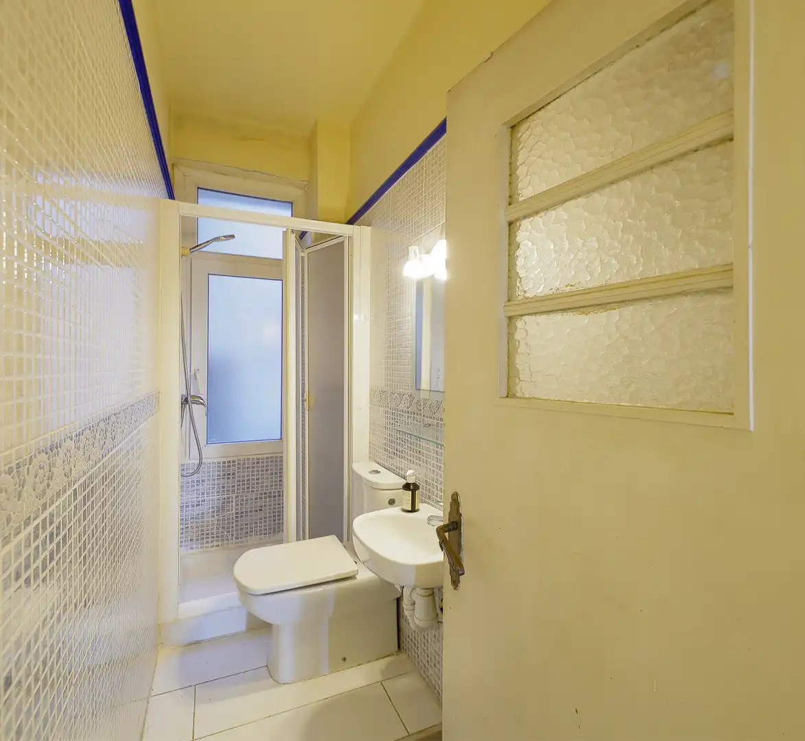 Bathroom of Flat for sale in Gijón   with Heating, Parquet flooring and Storage room