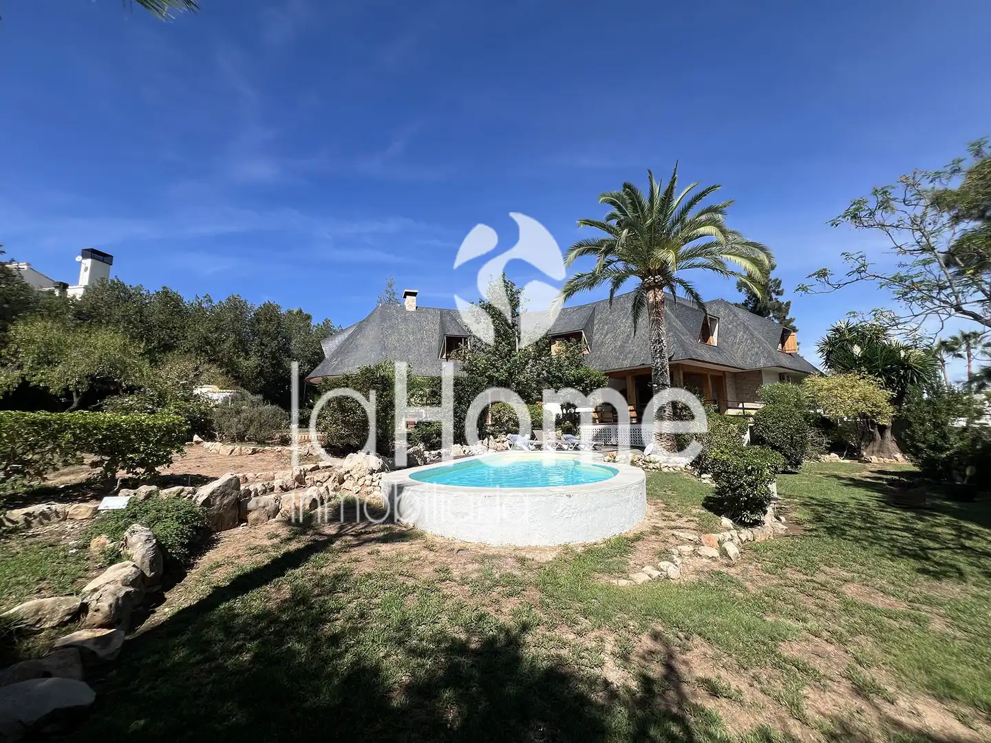 Vista exterior de Casa o xalet en venda en Chiva amb Aire condicionat, Calefacció i Jardí privat