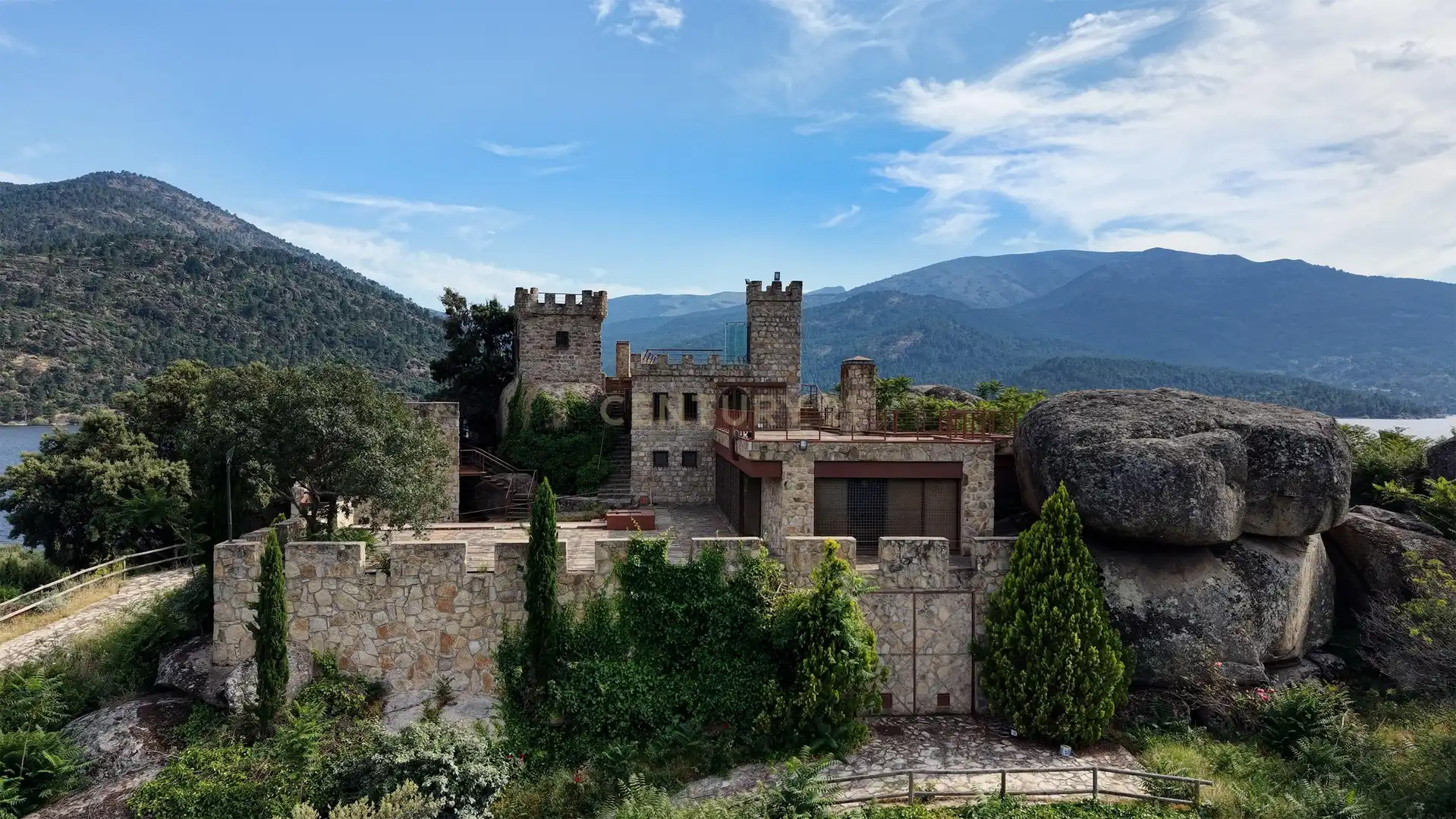 Vista exterior de Casa o chalet en venta en El Barraco  con Aire acondicionado, Jardín privado y Trastero