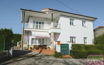 Vista exterior de Casa o xalet en venda en Siero amb Calefacció, Terrassa i Traster