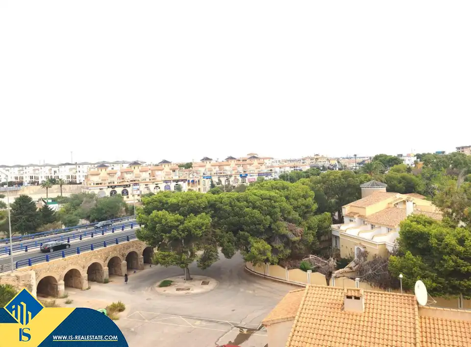Vista exterior de Pis en venda en Orihuela amb Terrassa, Moblat i Piscina comunitària