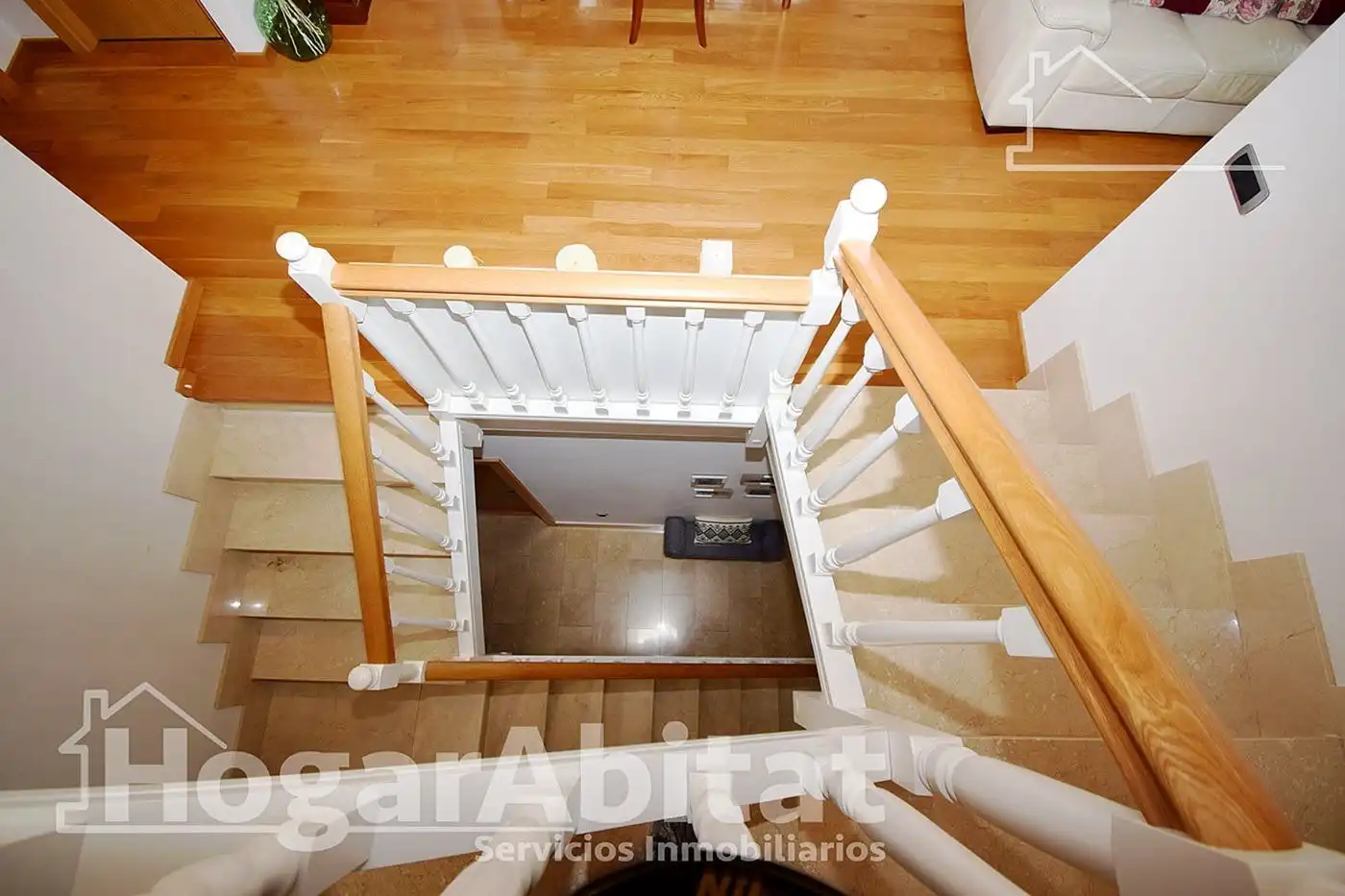 Einfamilien-Reihenhaus zum Verkauf in Vila-real mit Klimaanlage, Privatgarten und Terrasse