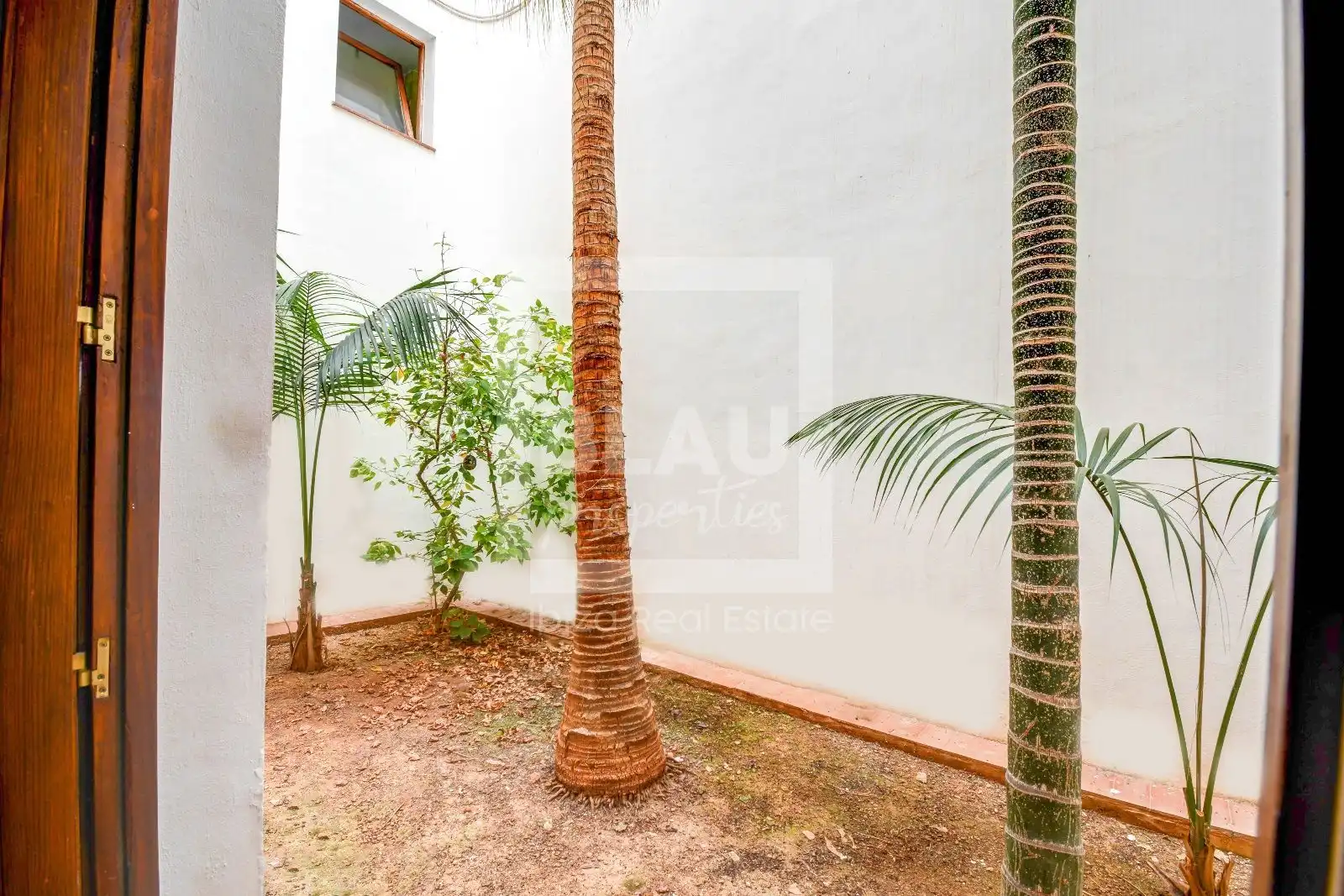 Jardín de Local en venta en Sant Josep de sa Talaia con Aire acondicionado, Terraza y Amueblado