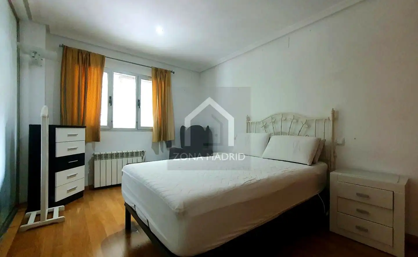 Schlafzimmer von Wohnung zur Miete in Madrid mit Klimaanlage, Heizung und Parkett