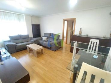 Appartement compact avec ascenseur à louer à C/ CALDERON DE LA BARCA