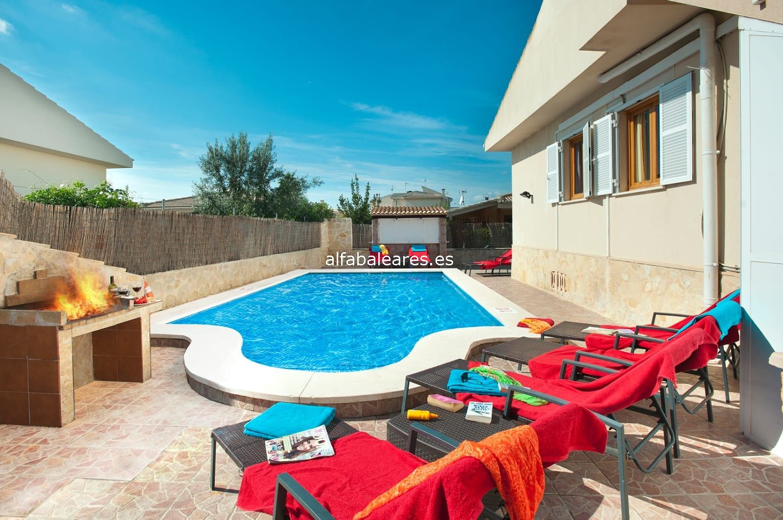 Swimming pool of House or chalet for sale in Muro  with Air Conditioner, Heating and Private garden