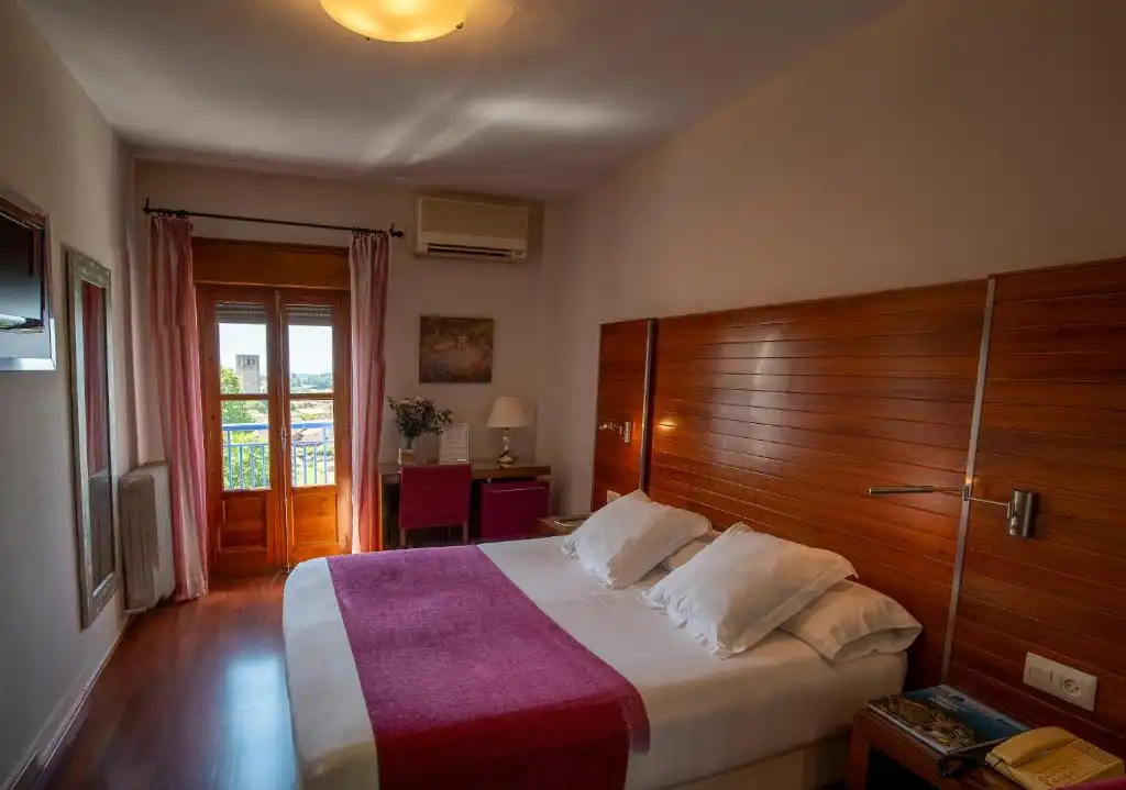 Bedroom of Buildings for sale in Jarandilla de la Vera