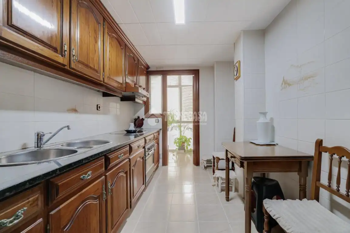 Cocina de Piso en venta en Montcada i Reixac con Balcón