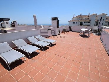Attique avec piscine à vendre à Geranio