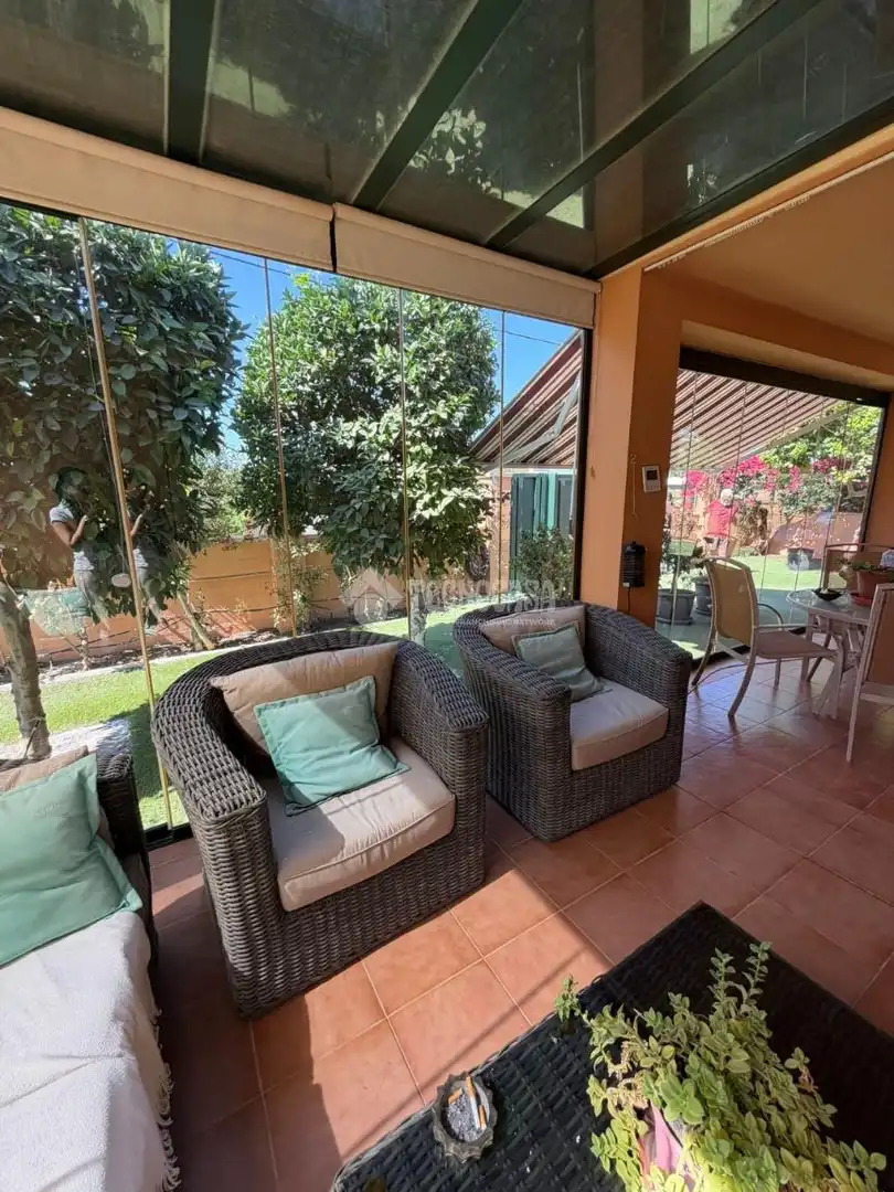 Terrassa de Casa o xalet en venda en Dos Hermanas amb Aire condicionat