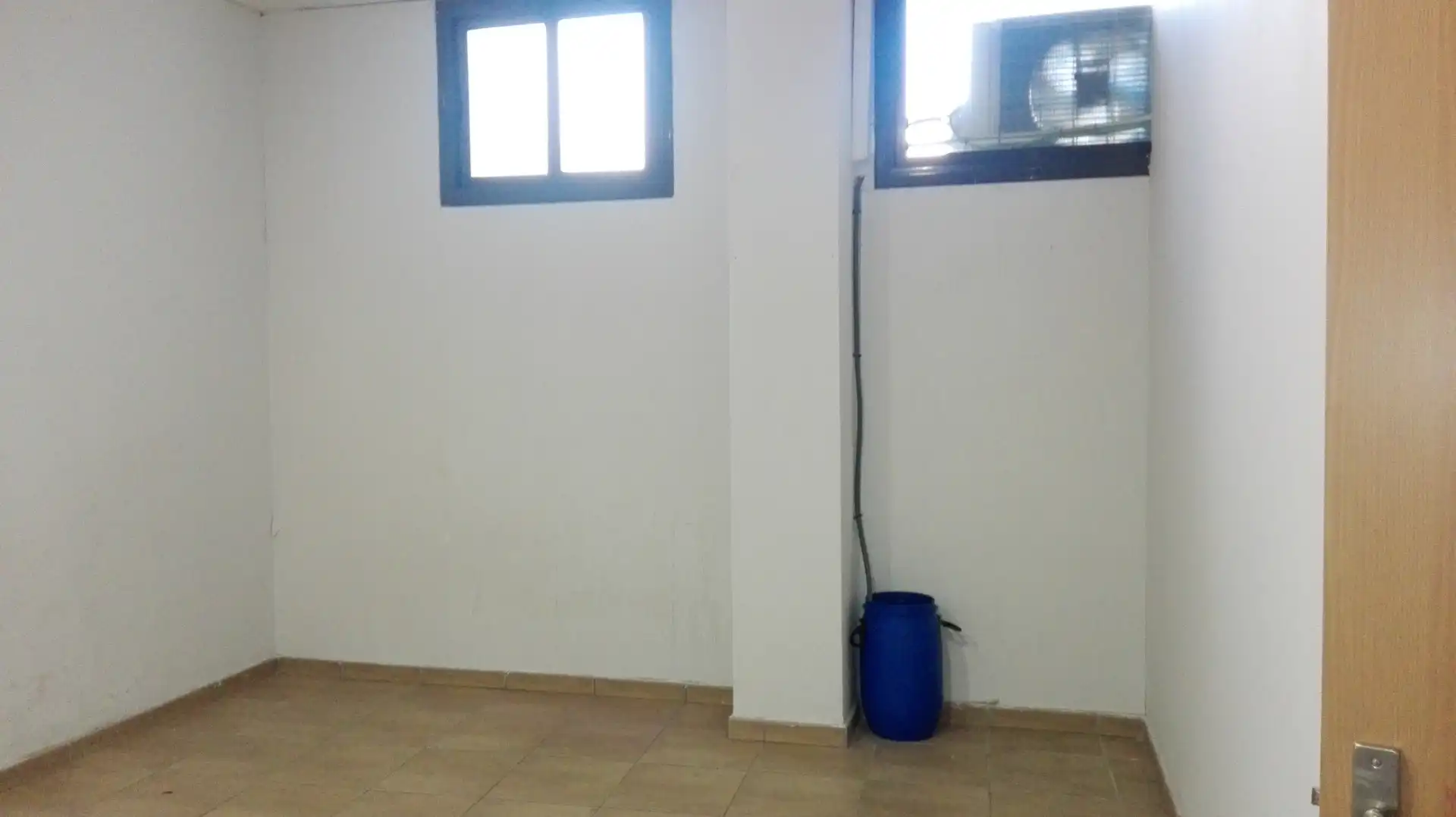 Commercial properties for rent in Calella  with Air Conditioner, Heating and Alarm