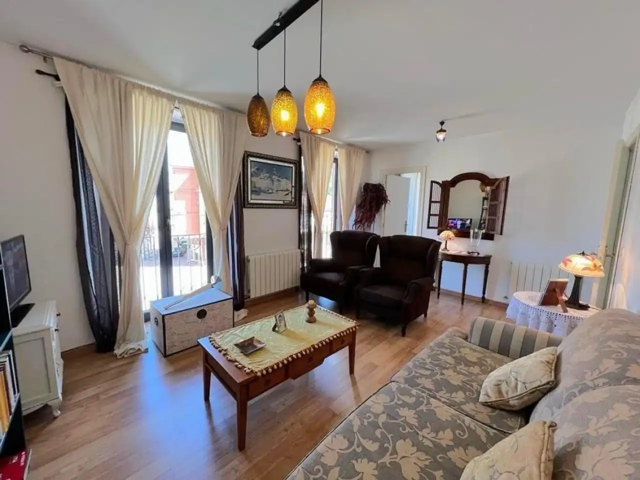 Sala d'estar de Casa o xalet en venda en La Robla  amb Calefacció, Terrassa i Traster
