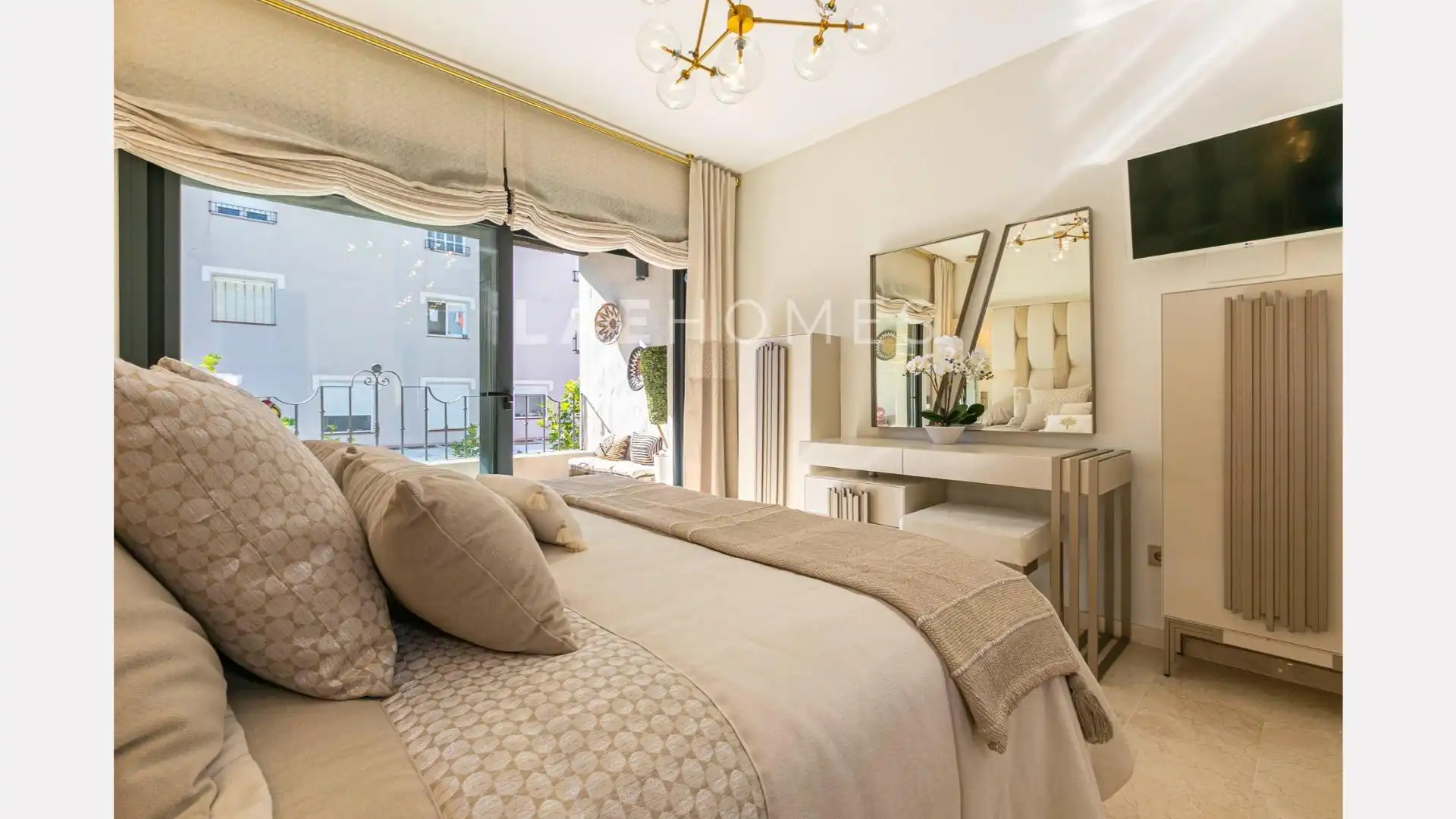 Schlafzimmer von Dachboden zum Verkauf in Marbella mit Klimaanlage, Heizung und Terrasse
