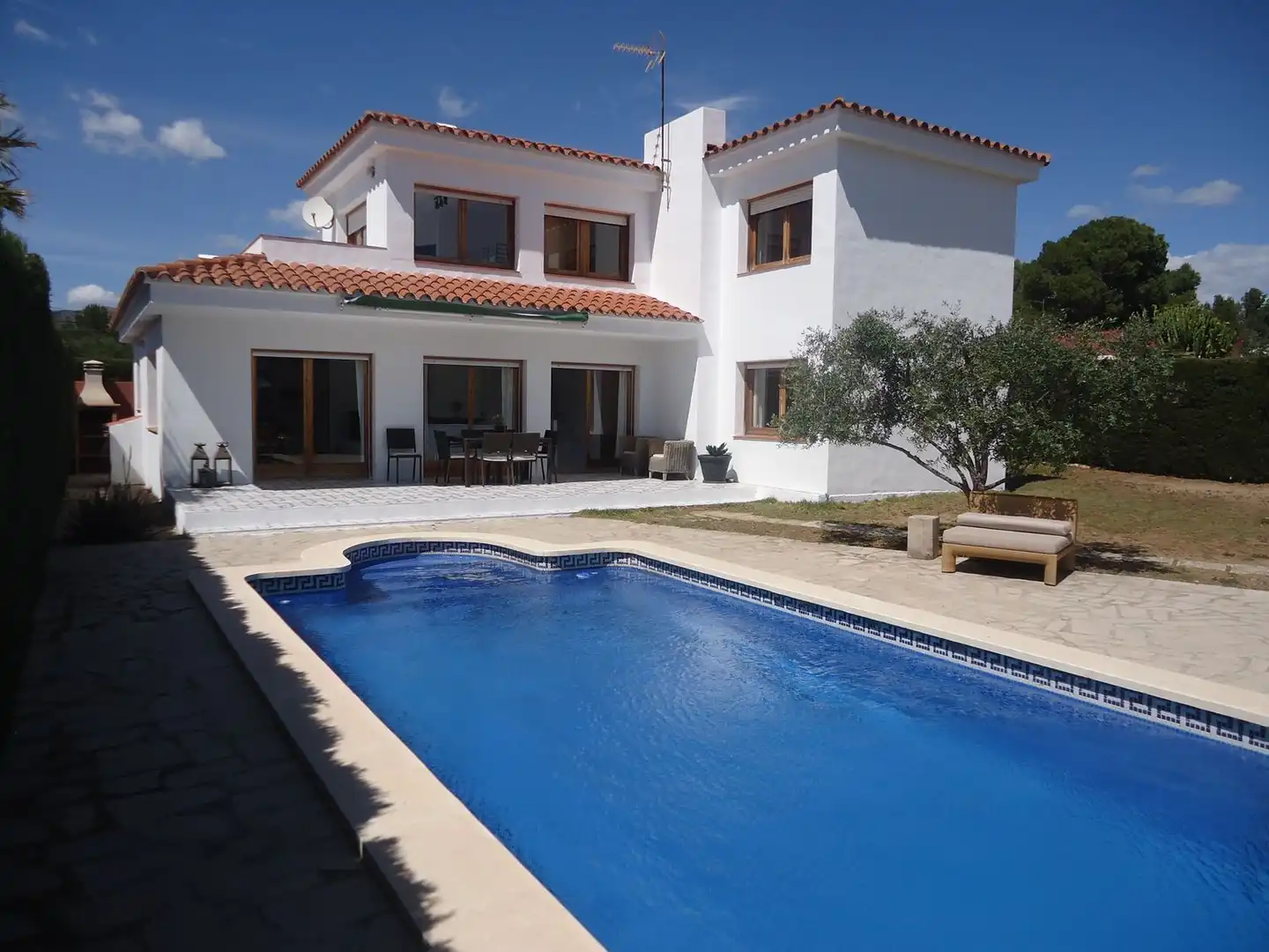 Vista exterior de Casa o xalet en venda en L'Ametlla de Mar  amb Jardí privat, Terrassa i Traster