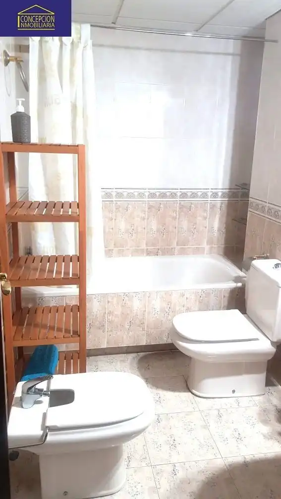Badezimmer von Wohnungen zur Miete in Córdoba mit Klimaanlage, Heizung und Möbliert