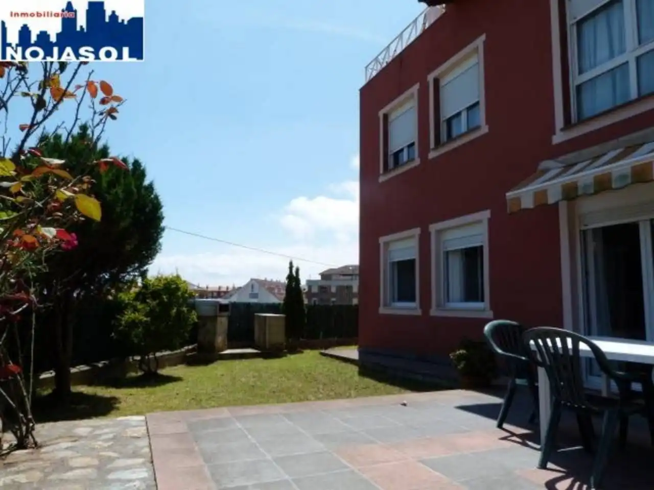 Vista exterior de Apartament de lloguer en Arnuero amb Calefacció, Jardí privat i Terrassa