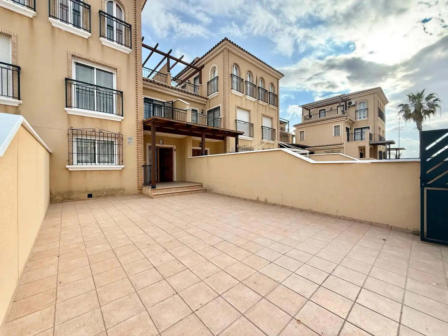 Terraza de Casa adosada de alquiler en Pilar de la Horadada con Aire acondicionado, Calefacción y Jardín privado