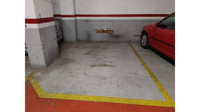 Garaje en Alquiler en Avenida MADRID en Sants-Badal