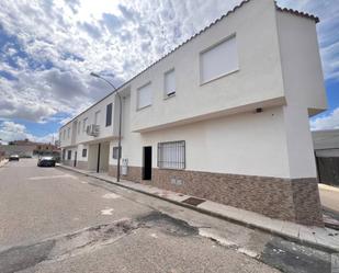 Vista exterior de Casa adosada en venda en Almonacid de Toledo amb Calefacció