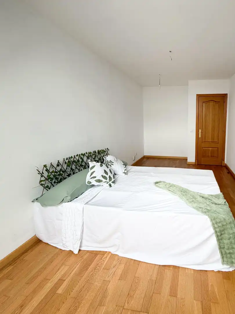 Bedroom of Attic for sale in Oviedo   with Heating, Parquet flooring and Storage room