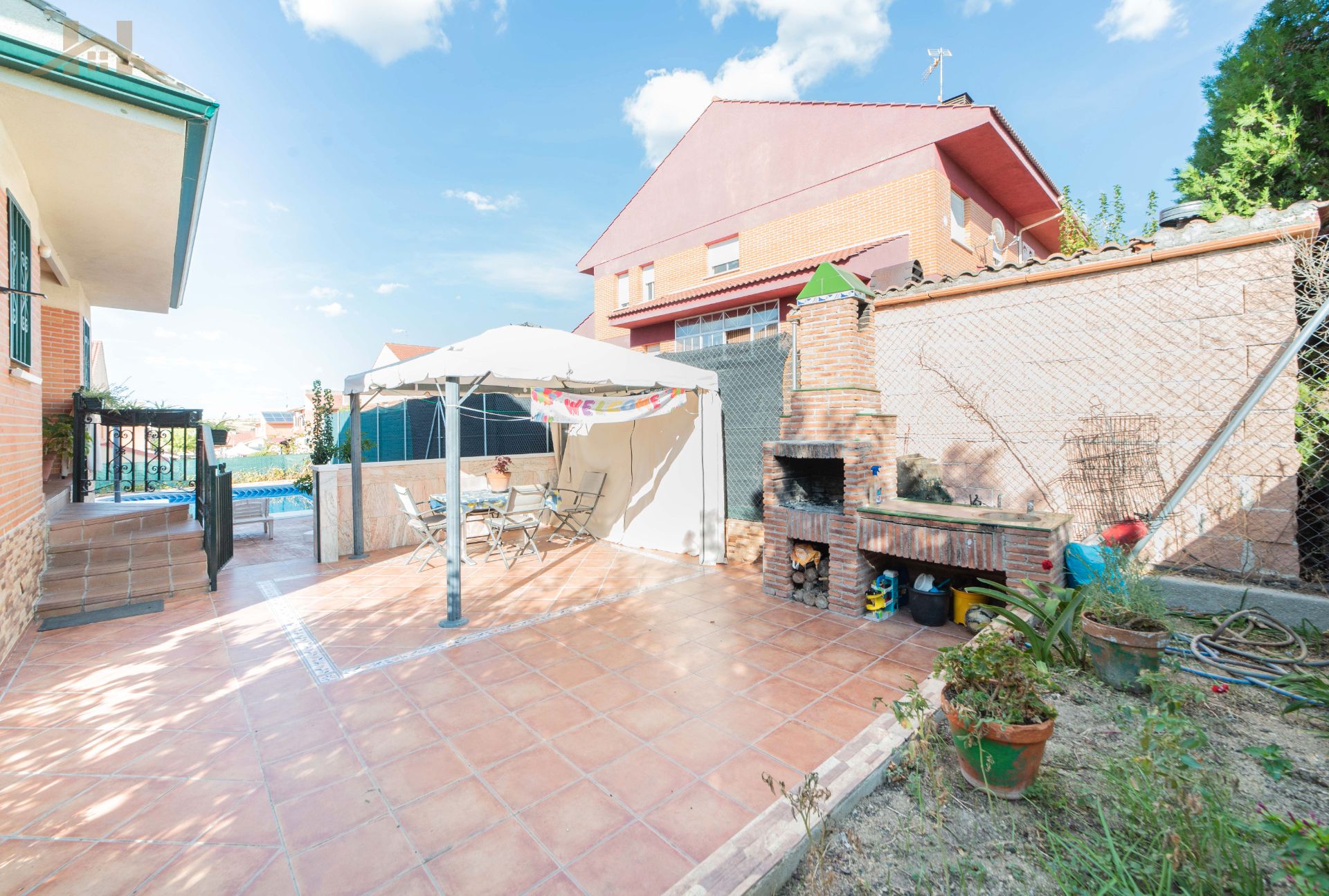 Garten von Einfamilien-Reihenhaus zum verkauf in Batres mit Klimaanlage, Heizung und Privatgarten