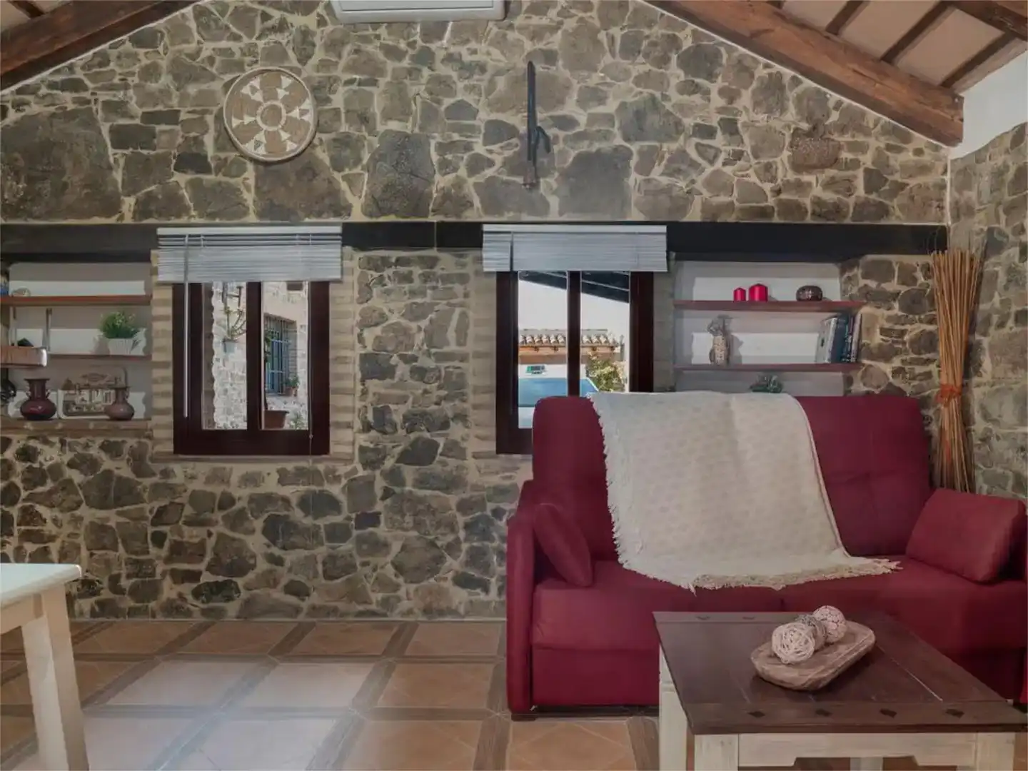 Sala d'estar de Finca rústica de lloguer en Conil de la Frontera amb Aire condicionat, Jardí privat i Piscina