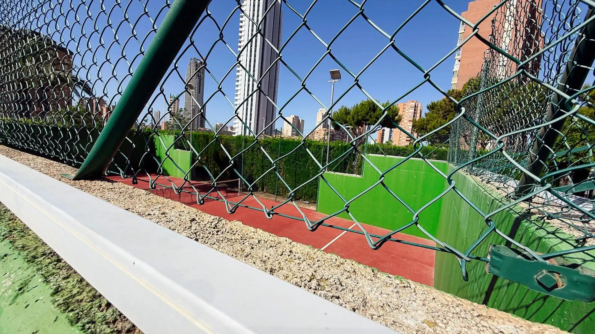 Vista exterior de Pis en venda en Benidorm amb Aire condicionat, Jardí privat i Terrassa