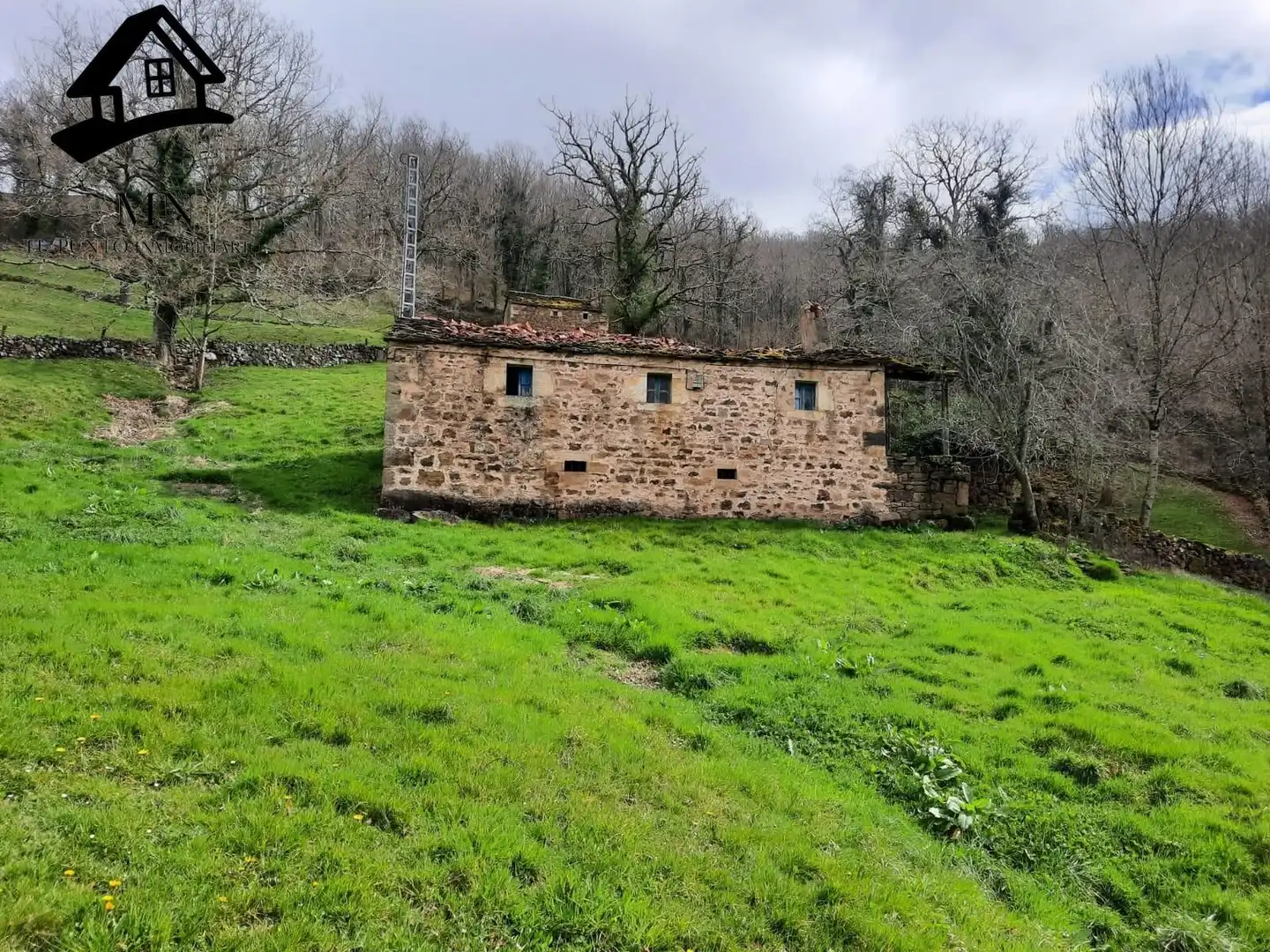 Casa rústica amb jardí en venda a San Pedro del Romeral, imagen 2