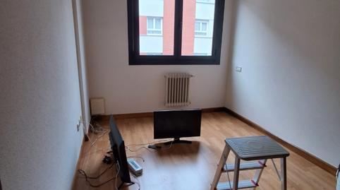 Foto 4 de Piso de alquiler en El Cristo, Asturias