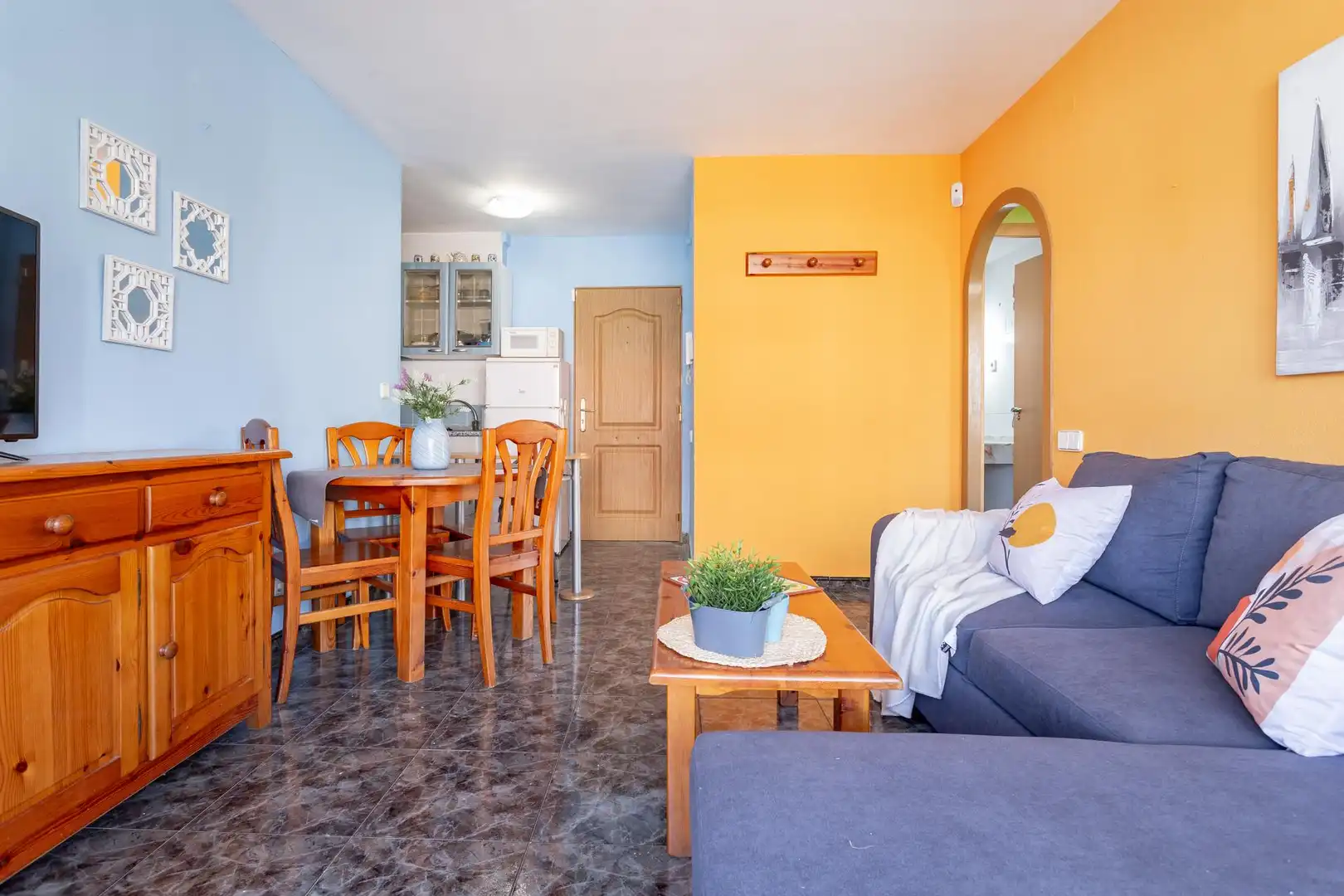 Sala de estar de Apartamento en venta en Salou con Terraza y Piscina