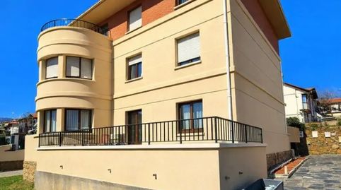 Getxo, Arrigunaga, Planta baja única en Aixerrota 107 m útiles de vivienda con terraza privada de 27 m y gran jardín comunitario a