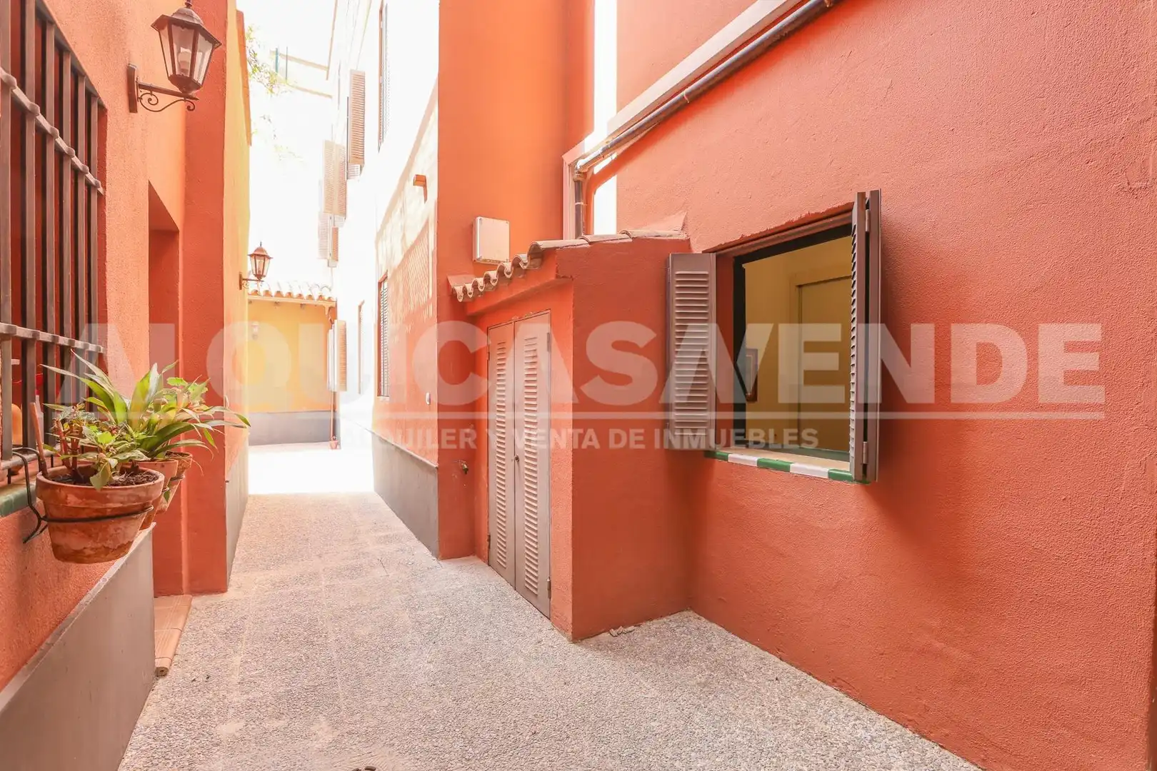 Vista exterior de Apartamento en venta en Sevilla con Aire acondicionado, Amueblado y Balcón
