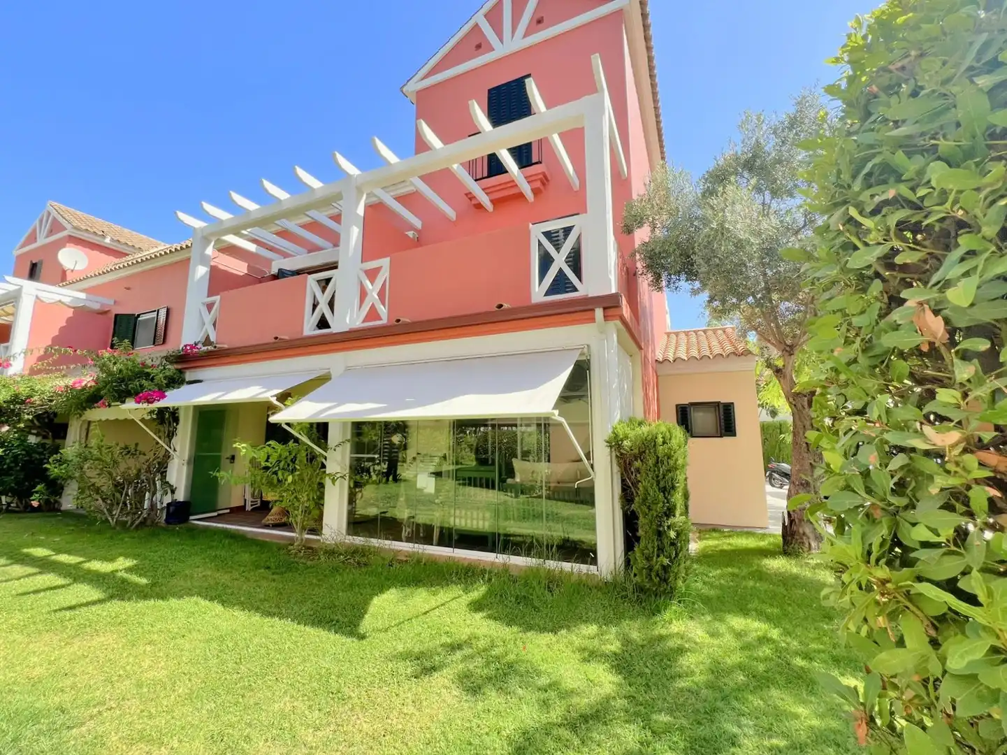 Appartement compact avec piscine à vendre à Nueva Umbría