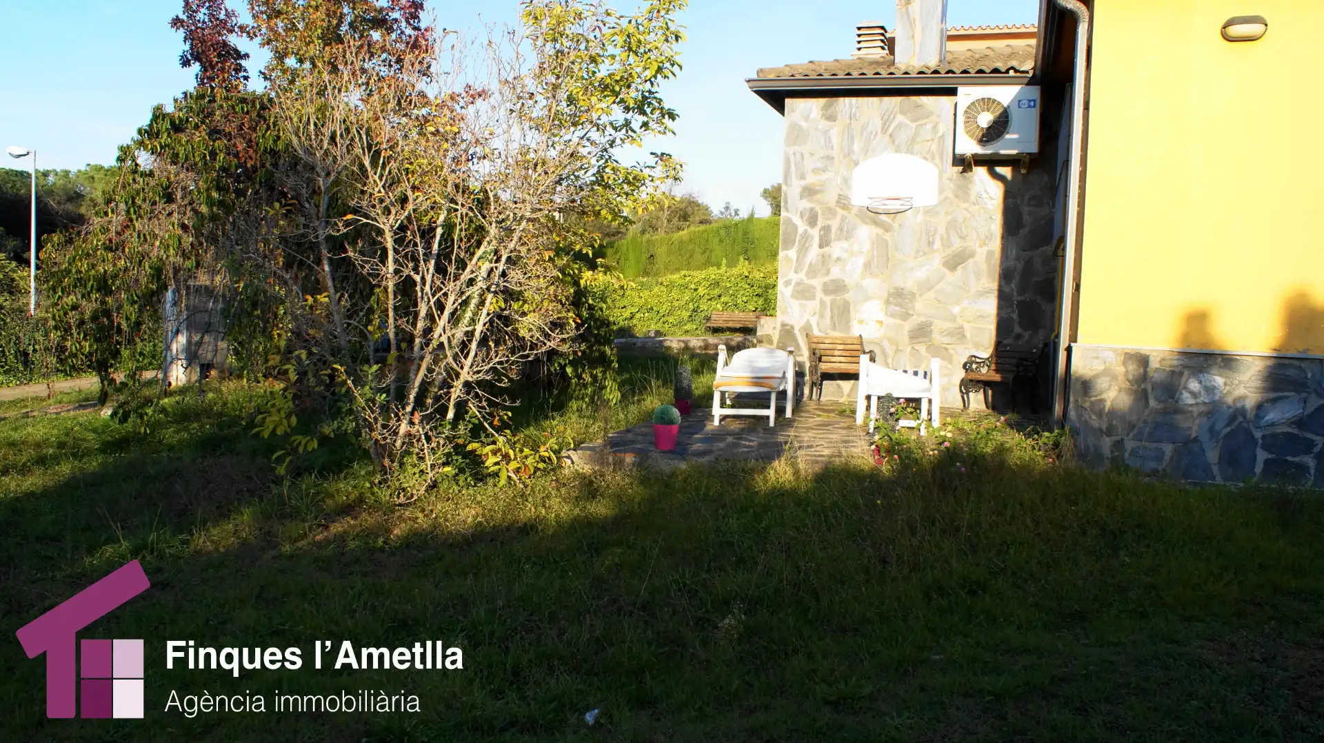 Vista exterior de Casa o xalet en venda en L'Ametlla del Vallès amb Aire condicionat, Calefacció i Jardí privat