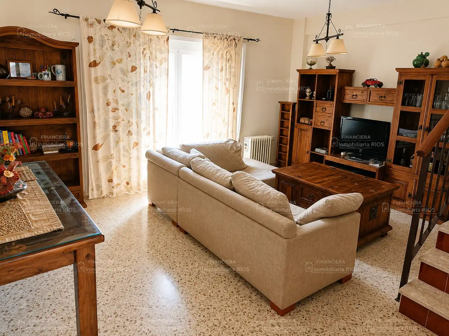 Living room of Houses for sale in Alcalá de Guadaira  with Air Conditioner, Terrace and Storage room