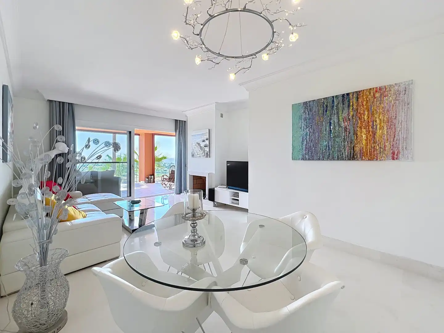 Menjador de Apartament en venda en Benahavís amb Aire condicionat i Terrassa