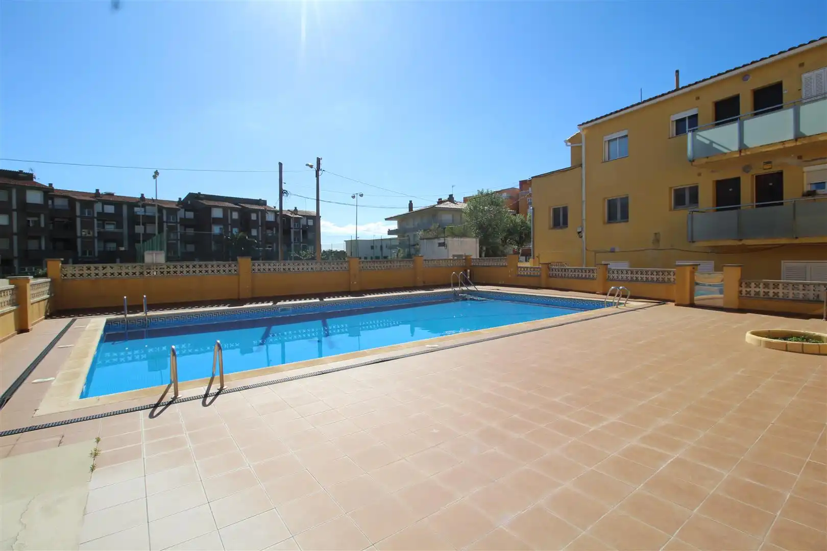 Piscina de Apartamento en venta en L'Estartit con Calefacción, Terraza y Piscina