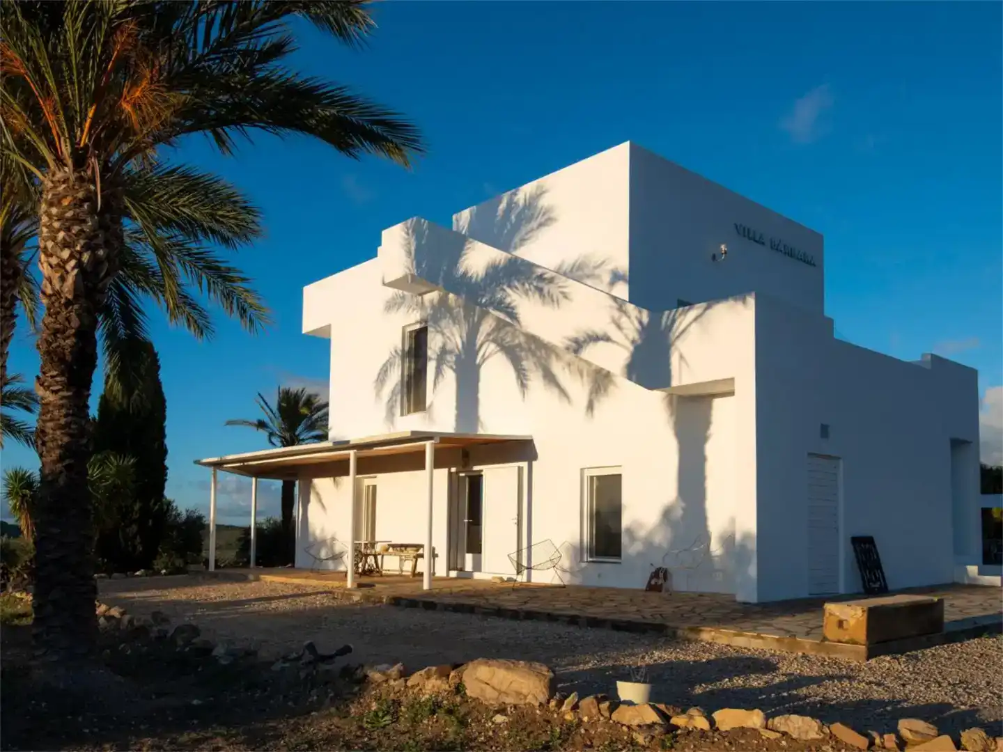 Vista exterior de Casa o xalet en venda en Peal de Becerro amb Aire condicionat, Jardí privat i Parquet
