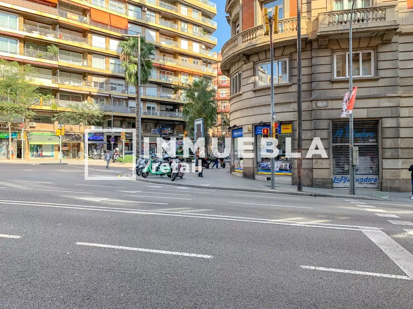 Vista exterior de Local en venta en Barcelona con Aire acondicionado, Terraza y Alarma