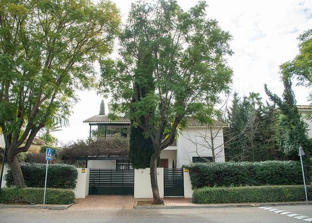 Casa-chalet en Venta en Avenida BEGONIAS en El Zaudín - Club de Golf