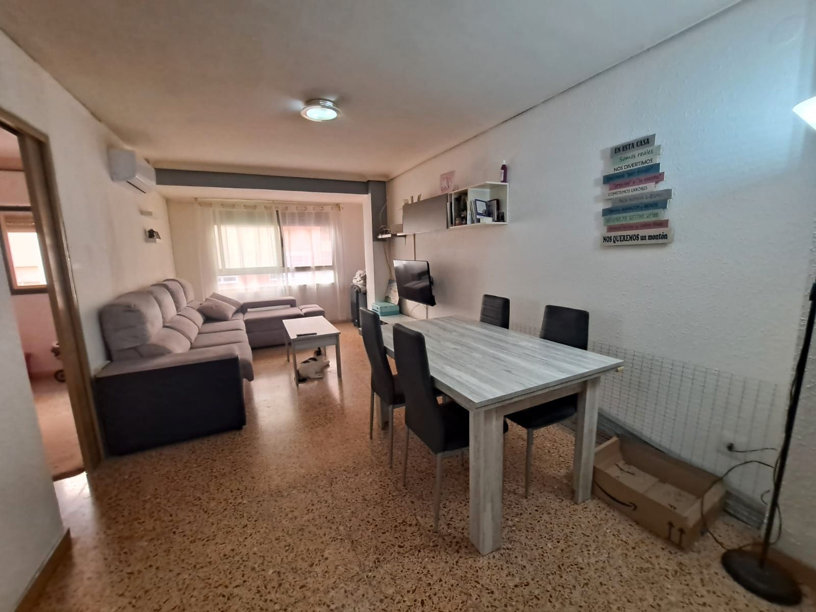 Sala de estar de Piso en venta en Castellón de la Plana / Castelló de la Plana con Aire acondicionado, Calefacción y Trastero